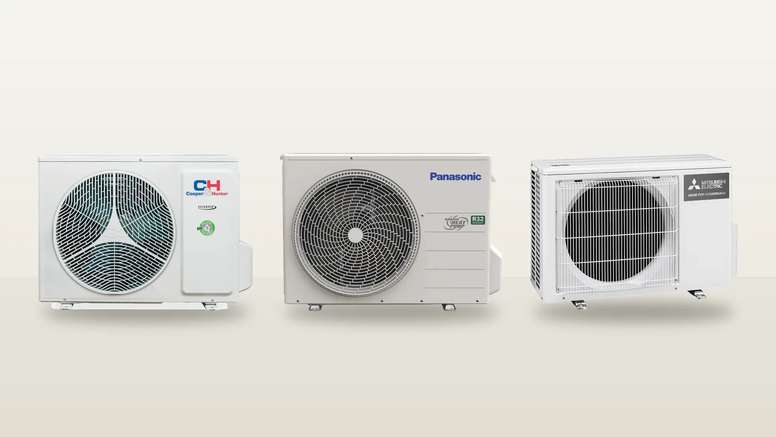 Utedelar till luftvärmepump från Cooper & Hunter, Panasonic och Mitsubishi bredvid varandra