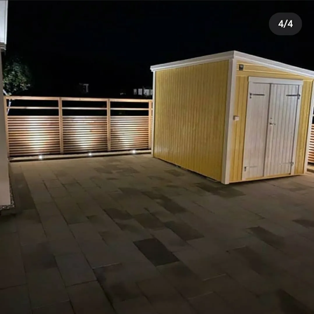 Utebelysning på uteplats kvällstid